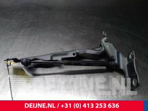 Volvo XC60 Bonnet Hinge O13080 photo 2