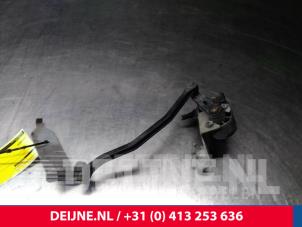Volvo XC60 Xenon hoogteregelaar O13087 foto 2