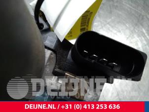 Volvo V40 Front wiper motor O13158 photo 2