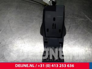 Volvo V40 Bremsassistent Sensor O13199 foto 2