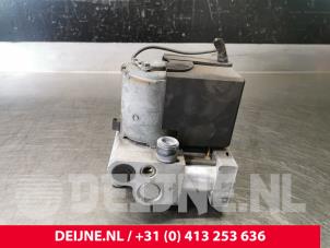 Volvo 9-Serie ABS Pumpe O13240 foto 3
