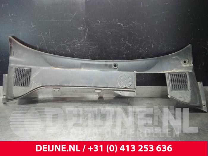 Volvo V70 Paravent O13314