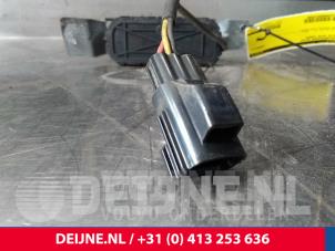 Volvo XC70 Headlight washer motor O13396 photo 3