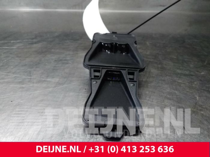 Volvo V40 Brake assist sensor O13548