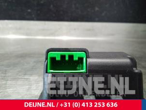 Volvo V40 Bremsassistent Sensor O13548 foto 3