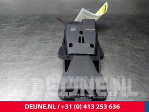 Volvo V40 Bremsassistent Sensor O13548 foto 2