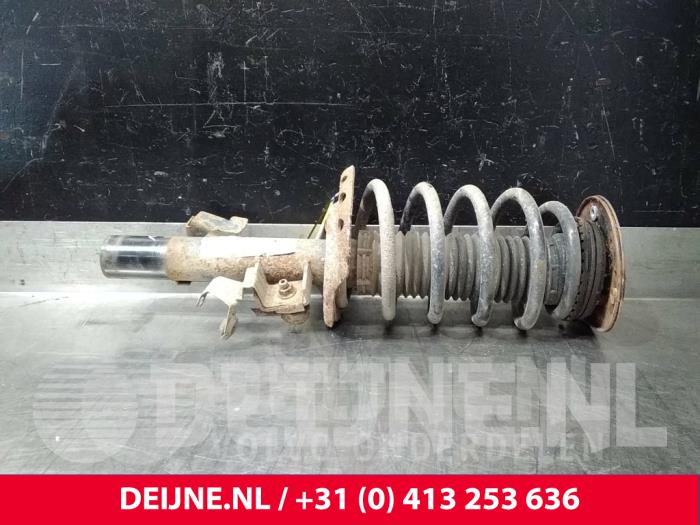 Volvo XC60 Stoßdämpferstrebe links vorne O13655