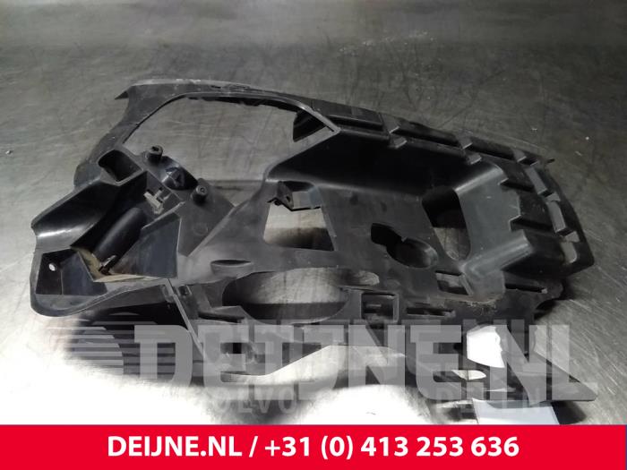 Volvo V60 Stoßstangenstütze rechts vorne O13765
