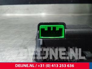 Volvo XC60 Bremsassistent Sensor O13856 foto 3
