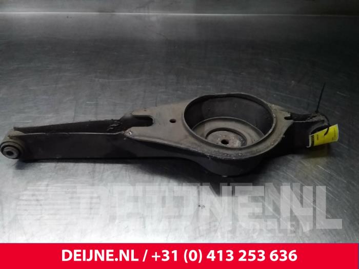 Volvo V70 Federteller rechts hinten O14058