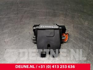 Volvo V50 Tailgate lock mechanism O14743 photo 2