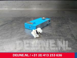 Volvo C70 Antenne Versterker O14828 foto 3