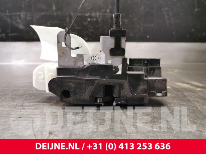 Volvo V40 Deurslot Mechaniek 4Deurs rechts-voor O14905