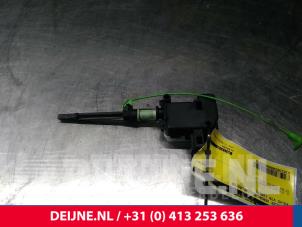 Volvo V70 Tank flap lock motor O14932 photo 2