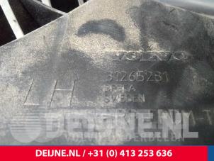 Volvo V60 Stoßstangenstütze links hinten O15013 foto 3