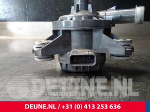 Volvo V60 Extra waterpomp O15021 foto 2