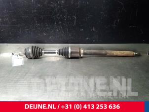 Gebruikte Steekas rechts-voor Volvo V60 I (FW/GW) 2.4 D6 20V Plug-in Hybrid AWD Prijs € 150,00 Margeregeling aangeboden door van Deijne Onderdelen Uden B.V.