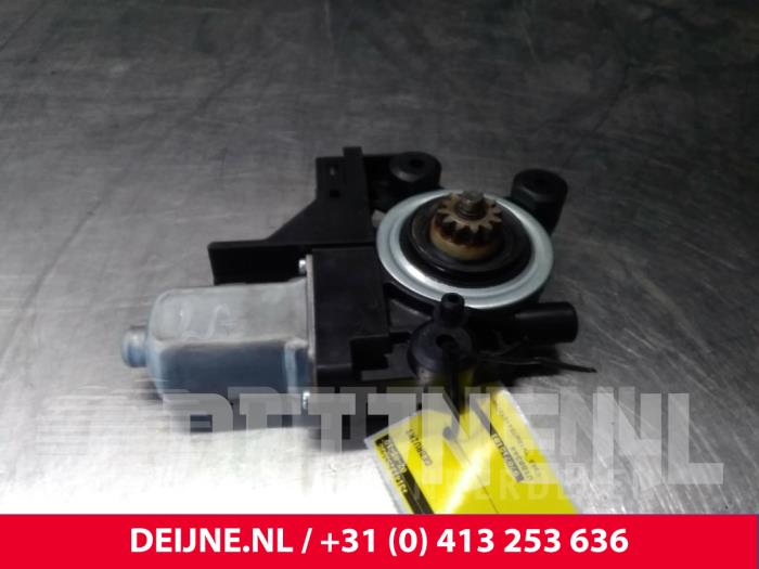 Volvo V70 Raammotor Portier O15143