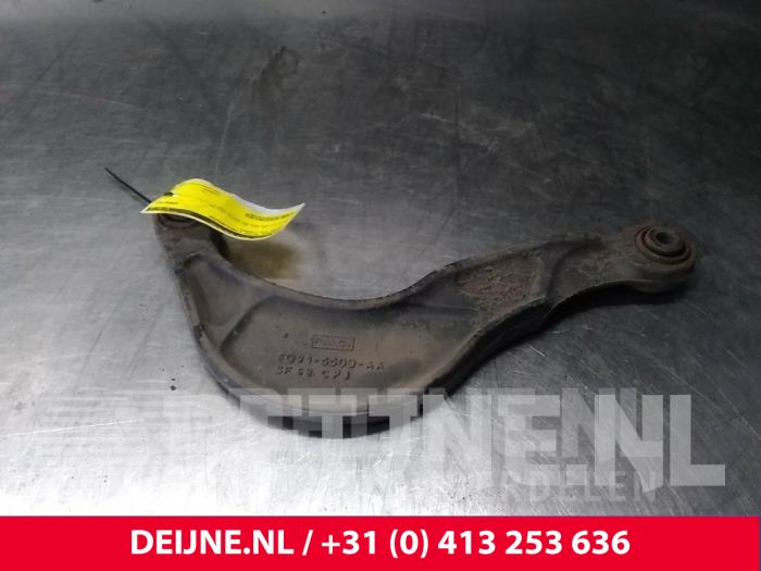 Volvo V70 Draagarm boven links-achter O15155
