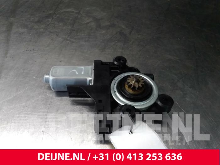 Volvo V70 Raammotor Portier O15189