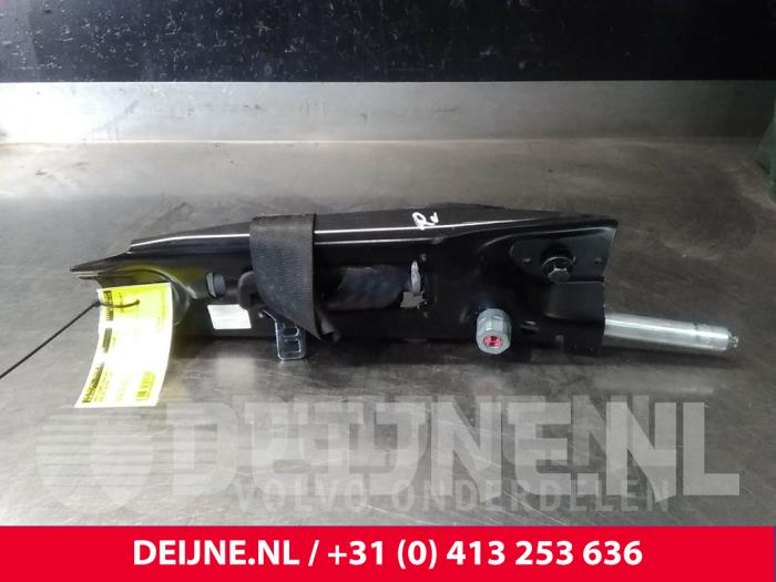 Volvo XC70 Front seatbelt, right O15217