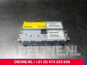 Volvo XC70 Display Multi Media regelunit O15219 foto 2