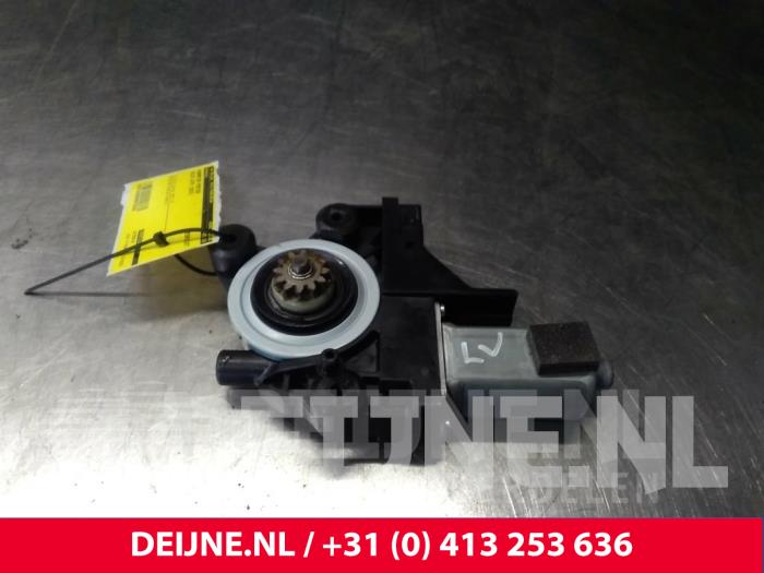 Volvo XC70 Door window motor O15239