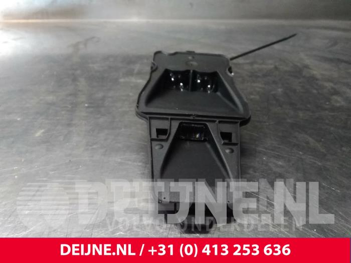 Volvo XC70 Brake assist sensor O15242