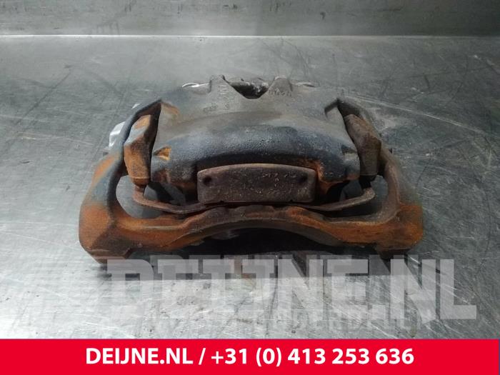 Volvo XC70 Front brake calliper, right O15266