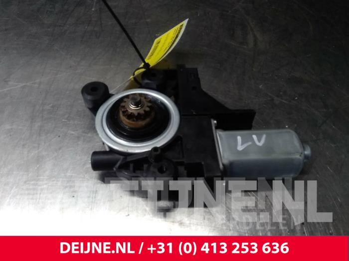 Volvo V70 Raammotor Portier O15277