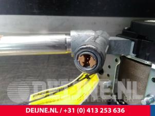 Volvo XC70 Veiligheidsgordel links-achter O15361 foto 3