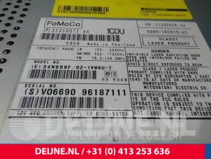 Volvo V70 CD player O15399 photo 3