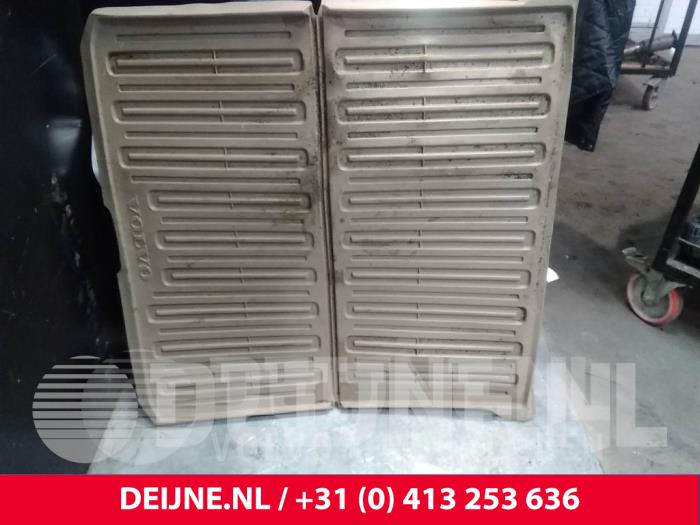 Volvo V70 Bodenblech Kofferraum O15413