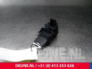 Gebruikte Kontaktslot + Sleutel Volvo XC60 I (DZ) 2.4 D5 20V 220 AWD Prijs € 100,00 Margeregeling aangeboden door van Deijne Onderdelen Uden B.V.