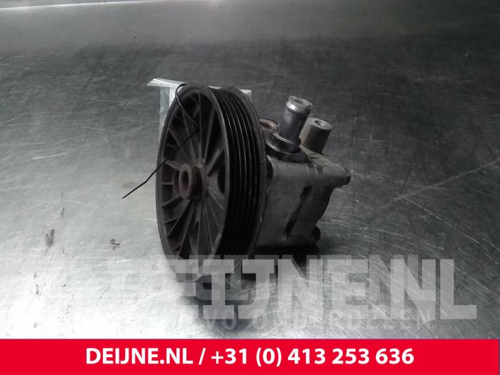 Gebruikte Pomp Servo Volvo V40 (VW) 2.0 16V T Prijs € 50,00 Margeregeling aangeboden door van Deijne Onderdelen Uden B.V.