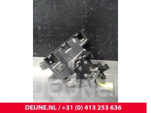 Volvo S60 Rear bumper bracket, right O15530 photo 2