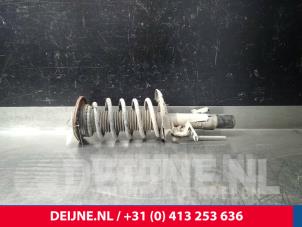 Gebruikte Mac Phersonpoot rechts-voor Volvo S60 II (FS) Prijs € 70,00 Margeregeling aangeboden door van Deijne Onderdelen Uden B.V.