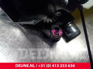 Volvo S60 Veiligheidsgordel links-achter O15629 foto 3