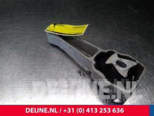Volvo S60 Engine mount O15661 photo 2