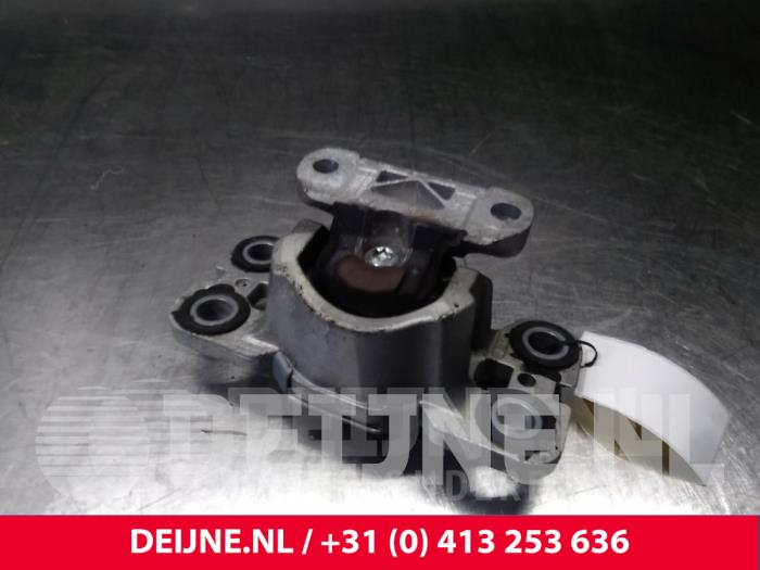 Volvo S60 Motorsteun O15663