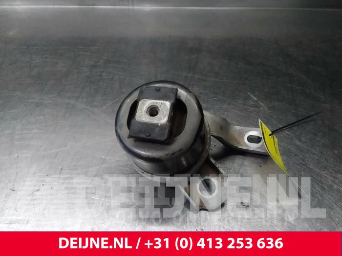 Volvo S60 Motorsteun O15664