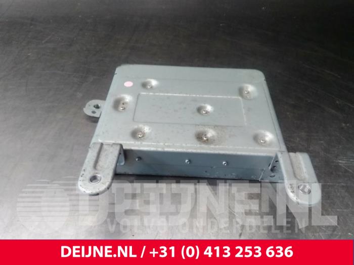 Volvo V70 Radio versterker O15914