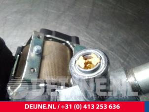 Volvo XC70 Veiligheidsgordel links-achter O15931 foto 3