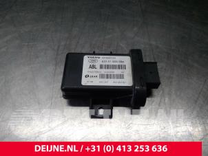 Gebruikte Xenon module Volvo XC70 (BZ) 2.4 D5 20V AWD Prijs € 70,00 Margeregeling aangeboden door van Deijne Onderdelen Uden B.V.