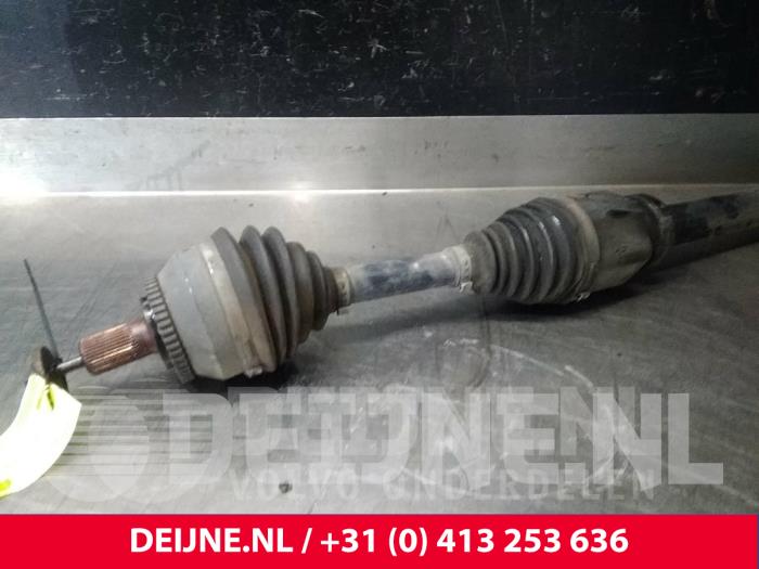 Volvo V70 Antriebswelle rechts vorne O16093