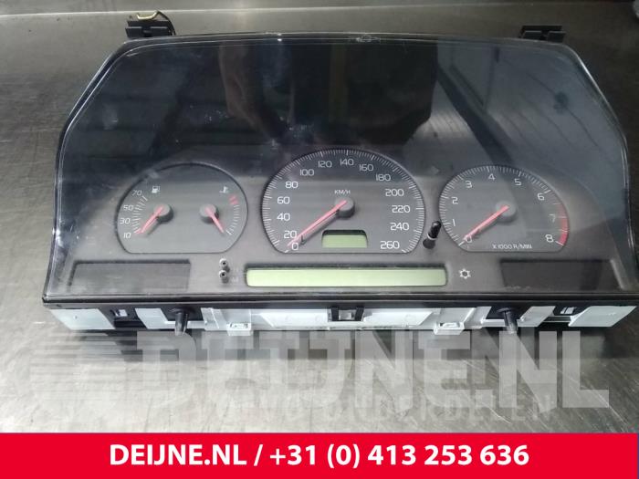 Volvo S70 Tacho - Kombiinstrument KM O16309