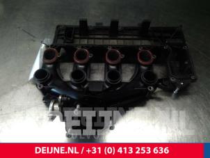 Volvo V70 Rocker cover O16358 photo 2