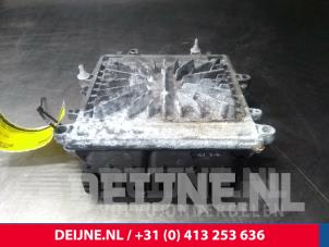 Volvo V50 Engine management computer O16965 photo 2