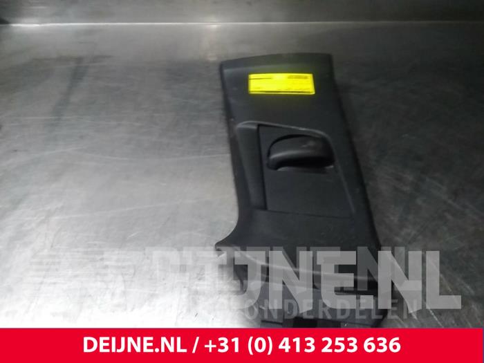 Volvo V40 Stijlbekleding midden-links O16981