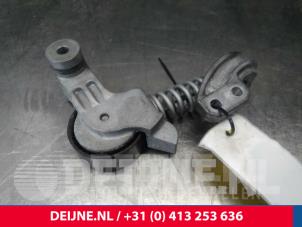 Volvo V40 Drive belt tensioner O17016 photo 2